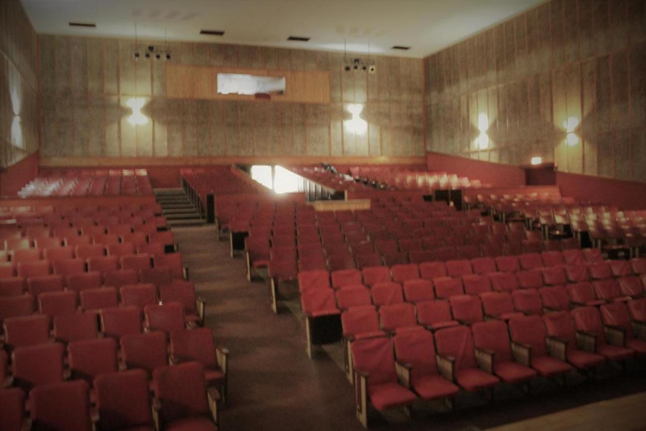 Backstage Theatre Room Tsumeb Buitenkant foto
